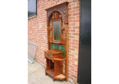 Harris Lebus. An Arts & Crafts Oak hallstand - Thumbnail 1