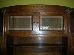 Mathieu Gallerey. An Arts and Crafts oak sideboard - Thumbnail 3