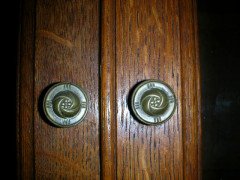Mathieu Gallerey. An Arts & Crafts Oak sideboard - Thumbnail 9