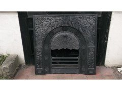 Thomas Jeckyll for Barnard Bishop and Barnard. Rare cast iron fire insert designed by Thomas Jeckyll. - Thumbnail 1
