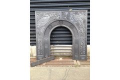 Thomas Jeckyll for Barnard Bishop and Barnard. Rare cast iron fire insert designed by Thomas Jeckyll. - Thumbnail 2