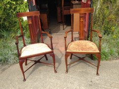 A pair of Arts & Crafts Armchairs with stylised floral details - Thumbnail 4