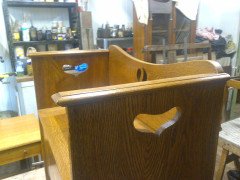 An Arts & Crafts Oak settle - Thumbnail 4