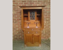 G M Ellwood for J S Henry. A stunning Arts and Crafts oak bureau bookcase - Thumbnail 2