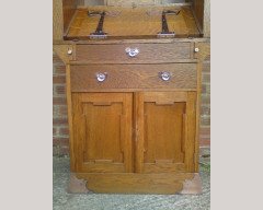 G. M. Ellwood for J. S. Henry. A stunning Arts & Crafts Oak bureau bookcase - Thumbnail 12