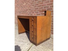 A Well Designed 1930's Oak Desk - Thumbnail 3