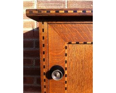 Waring & Gillow. An Arts & Crafts Oak bedside cabinet In the style of M. H. Baillie Scott - Thumbnail 5