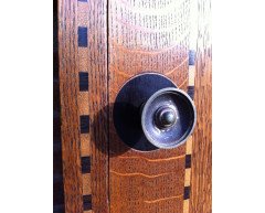 Waring & Gillow. An Arts & Crafts Oak bedside cabinet In the style of M. H. Baillie Scott - Thumbnail 7