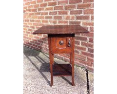 An Arts and Crafts Oak Bedside Cabinet in the Glasgow-Style - Thumbnail 3