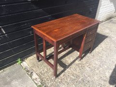 Rare well designed very Well-Crafted Arts Crafts metamorphic knee hole quarter sawn Oak architects or artist desk - Thumbnail 4