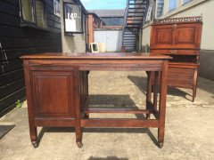 A rare well designed very Well-Crafted Arts Crafts metamorphic knee hole quarter sawn Oak architects or artist desk - Thumbnail 6