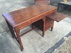 Rare well designed very Well-Crafted Arts Crafts metamorphic knee hole quarter sawn Oak architects or artist desk - Thumbnail 15