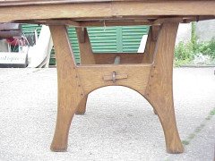 A French Arts & Crafts Oak extending dining table - Thumbnail 2