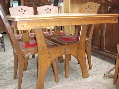 A French Arts & Crafts Oak extending dining table - Thumbnail 10