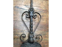 A good set of four Arts & Crafts hand made fire utensils with dogs heads - Thumbnail 9