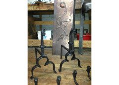 A good set of four Arts & Crafts hand made fire utensils with dogs heads - Thumbnail 13