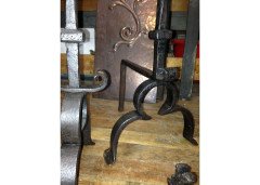 A good set of four Arts & Crafts hand made fire utensils with dogs heads - Thumbnail 15