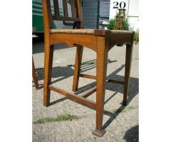 Shapland & Petter. An unusual pair of side chairs with original rush seats and Heart shaped carvings to the tops - Thumbnail 4