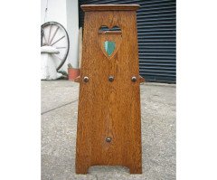 An Arts & Crafts hall seat - Thumbnail 3