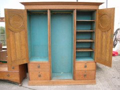 Shapland & Petter. Oak bedroom pair with matching double bed - Thumbnail 5