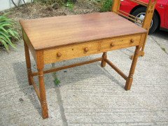 Heal's of London. An Oak Arts & Crafts Cotswold style two drawer desk - Thumbnail 2
