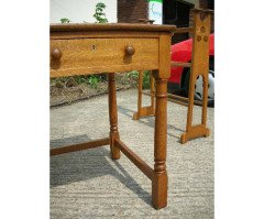 Heal's of London. An Oak Arts & Crafts Cotswold style two drawer desk - Thumbnail 5