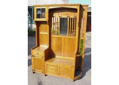Liberty & Co. A top quality well designed Arts & Crafts Oak hall seat - Thumbnail 1
