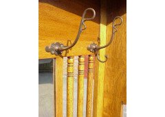 Liberty & Co. A top quality well designed Arts & Crafts Oak hall seat - Thumbnail 3