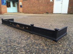 An Arts & Crafts brass and cast iron retractable fender - Thumbnail 3