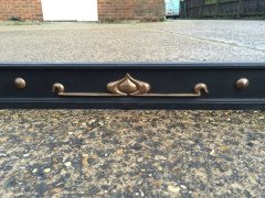 An Arts & Crafts brass and cast iron retractable fender - Thumbnail 5