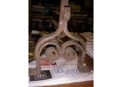 A quality hand forged and hand wrought Arts & Crafts fire dogs and basket - Thumbnail 3