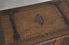 An Cotswold style Arts & Crafts Oak trunk with fine metalwork - Thumbnail 3
