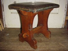 Thomas Gnomeman Whittaker. A Well-Crafted Oak stool - Thumbnail 3