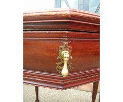 Henry Vandevelde, Style of. A well designed octagonal continental Library table - Thumbnail 7