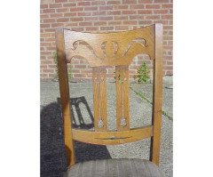 A Set of Four Good Quality Oak Arts & Crafts Dining Chairs with Stylised Floral Cut-outs - Thumbnail 3