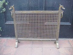 A Well-Crafted Fire Screen with Dragon Style Heads - Thumbnail 2