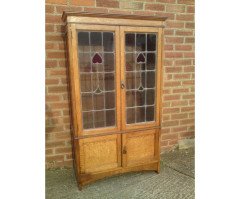 An Arts & Crafts Oak bookcase - Thumbnail 2
