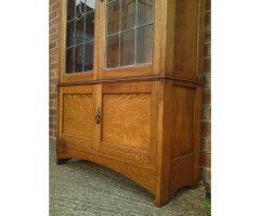 An Arts & Crafts Oak bookcase - Thumbnail 5