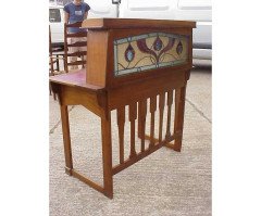 Shapland & Petter. A superb walnut Arts & Crafts two-drawer desk - Thumbnail 3