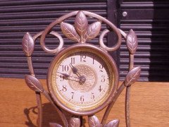 A little Arts & Crafts mantle/bedside clock - Thumbnail 2