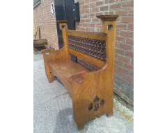 Leonard Wyburd for Liberty & Co. A rare Liberty & Co. Arts & Crafts Oak settle - Thumbnail 2