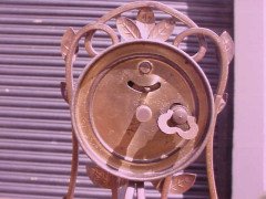 A little Arts & Crafts mantle/bedside clock - Thumbnail 5