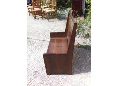 Liberty & Co. An Arts & Crafts Oak settle - Thumbnail 4