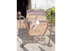 An Arts & Crafts copper and wrought iron coal bucket - Thumbnail 1