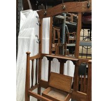 Wylie & Lochhead. A Glasgow-Style Arts & Crafts Oak Hallstand - Thumbnail 2