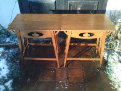 Liberty & Co. A pair of Arts & Crafts Oak sidetable - Thumbnail 2