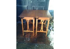 Liberty & Co. A pair of Arts & Crafts Oak sidetable - Thumbnail 4