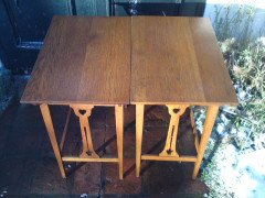 Liberty & Co. A pair of Arts & Crafts Oak sidetable - Thumbnail 5