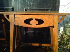 Liberty & Co. A pair of Arts & Crafts Oak sidetable - Thumbnail 7