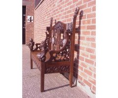 A Celtic Arts & Crafts carved Oak settle with carved dragons to the tops - Thumbnail 4